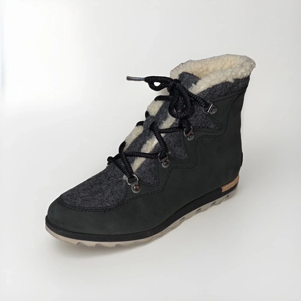 Sorel Sneakchic Alpine Boots Shearling Ankle Size 7.5 Grey Lace Up Booties